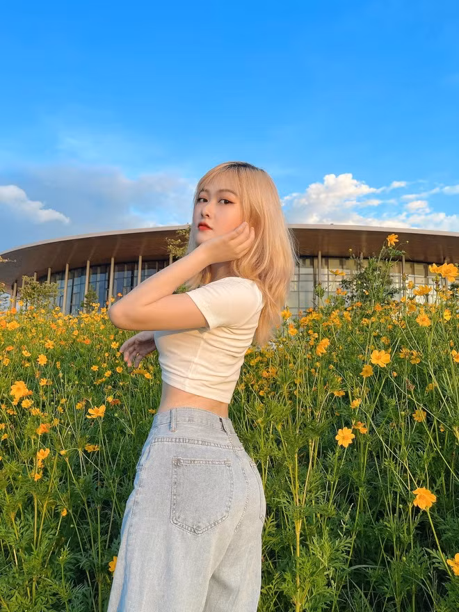 Trà My không có chiều cao nổi bật nhưng lại gây ấn tượng với thân hình có tỉ lệ hoàn hảo.