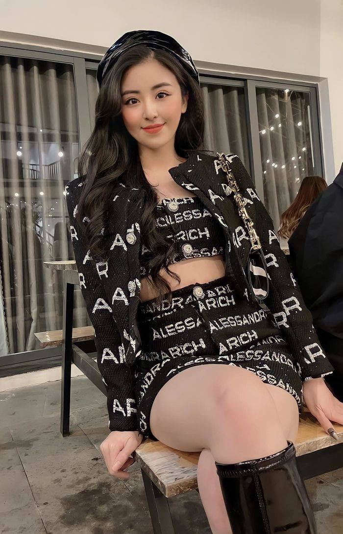 Sau khi nổi tiếng, nhiều người mới phát hiện ra Bảo Chi đã có chồng và con gái.