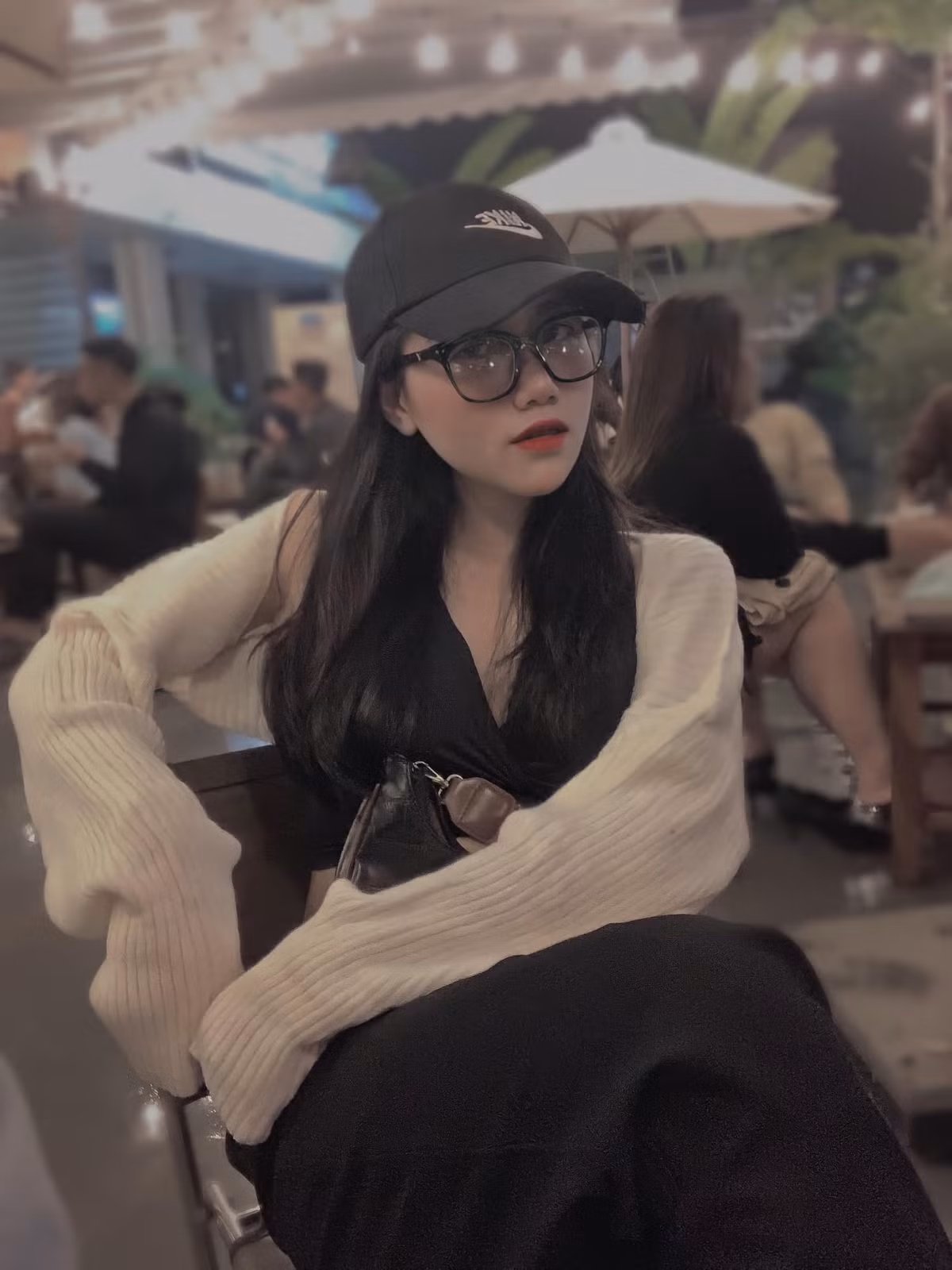 Thời điểm thân hình mập mạp đó cô nàng không biết chăm chút bản thân, nhìn cô kém sắc, không trẻ trung, hiện đại như bạn bè cùng trang lứa.