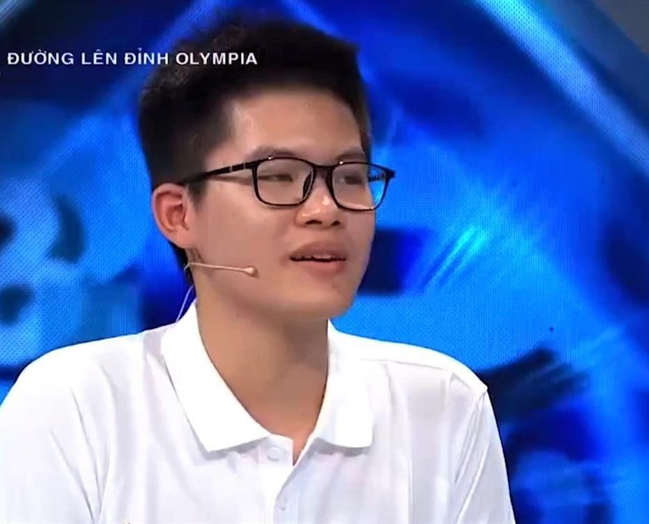 Ngoài ra, theo tiết lộ của Hoàng Khánh cậu bạn đã biết đọc chữ từ năm 4 tuổi.