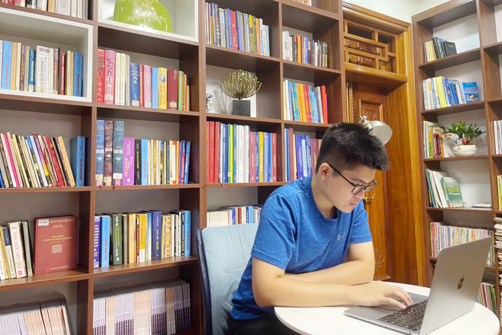 Cặp đôi công khai tình cảm trên mạng xã hội, thường xuyên đăng ảnh tình cảm. Huyền Thương cũng chính là nguồn động viên tinh thần vô cùng to lớn của nam sinh Quảng Ninh này. Ảnh: Tổng hợp