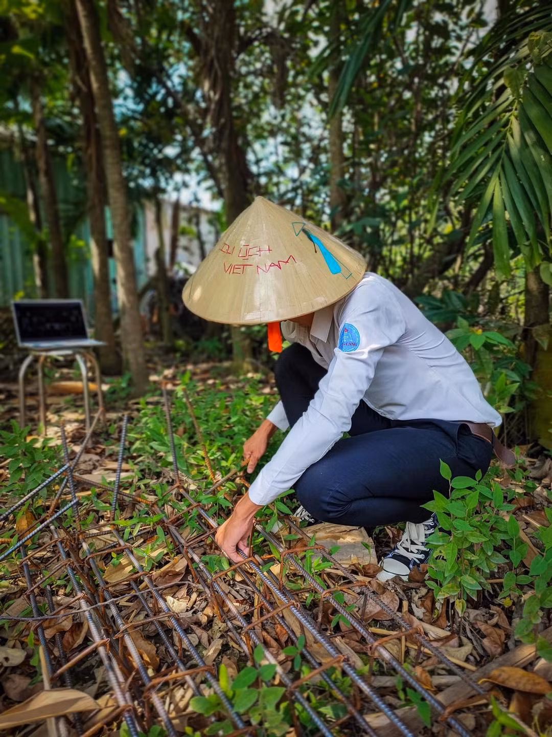 Ở nhà việc gì cũng đến tay nhưng không quên việc học là trên hết.