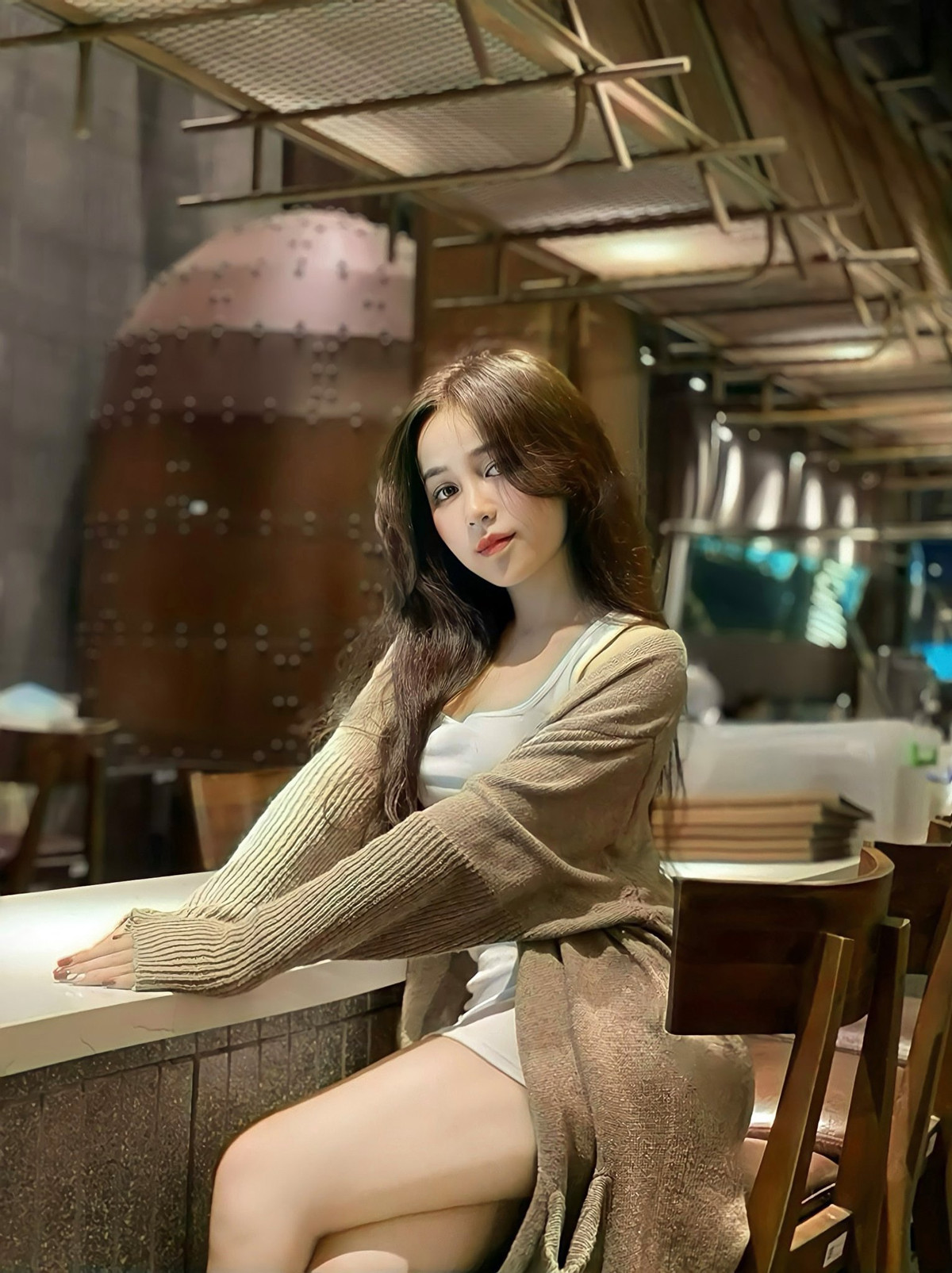 Sau khi nổi tiếng, Trân Châu dần dần thay đổi phong cách, không còn là nữ sinh trong trẻo, giản dị như xưa.