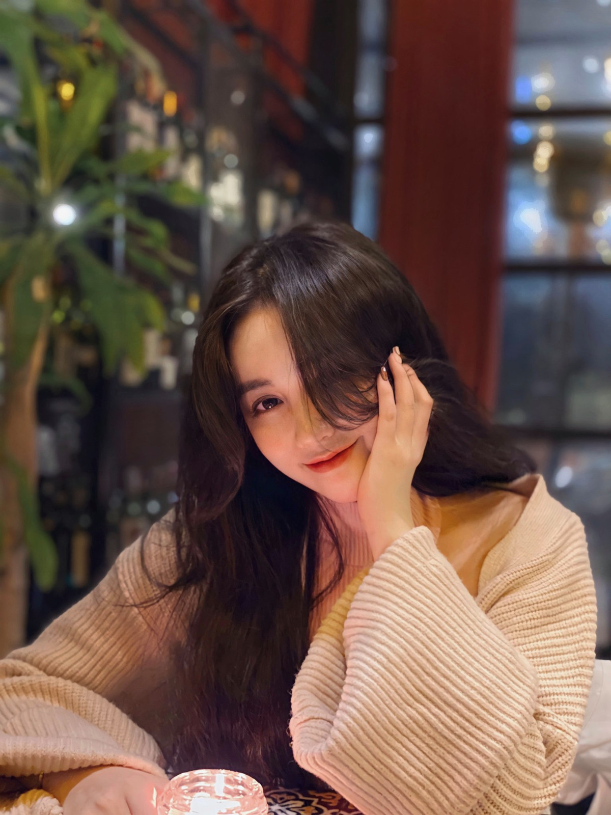 Cô nàng có pha "lột xác" phong cách ngoạn mục, trưởng thành và táo bạo hơn.