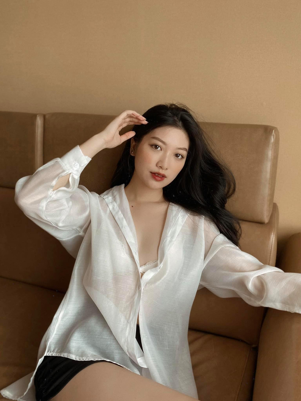 Gia Du còn sở hữu chiều cao ấn tượng, vóc dáng mình hạc xương mai và đặc biệt là có năng khiếu tạo dáng trước ống kính.