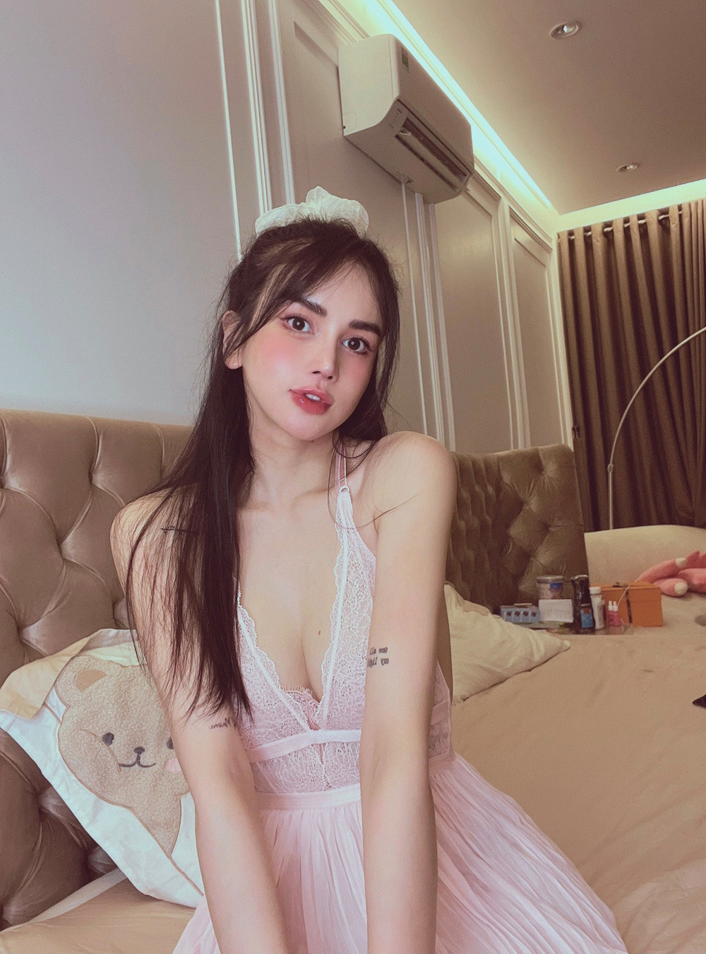 Sắc vóc của Tường Vi không kém cạnh gì nhiều hot girl, người đẹp nổi tiếng hiện nay. Ảnh: FBNV