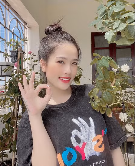 Sau cuộc tình chóng vánh với Quang Hải, Huyền My giờ đã tìm được tình yêu mới, không ít netizen để lại bình luận chúc mừng cô nàng. Ảnh: Tổng hợp