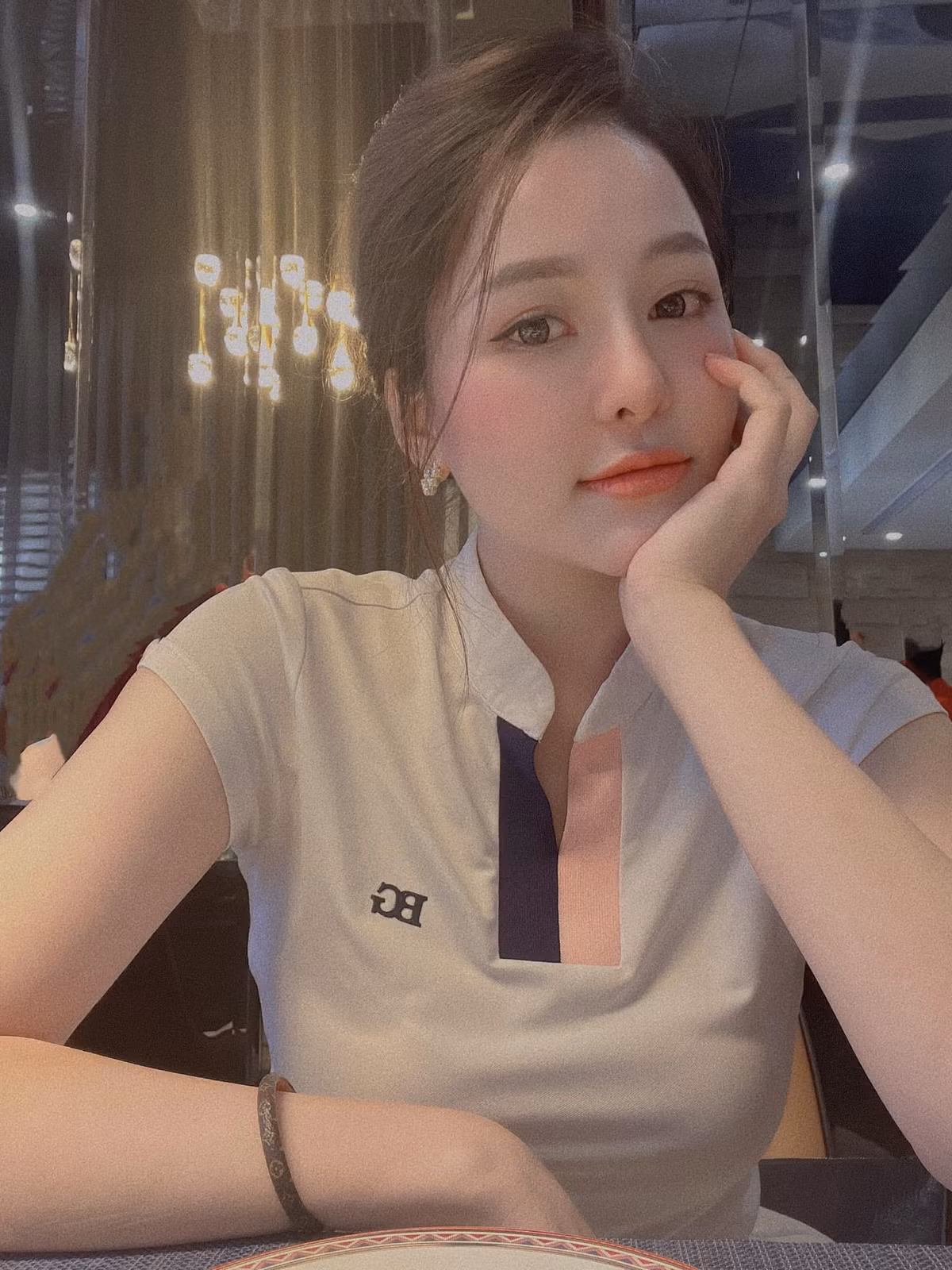 Là một trong những hot girl nổi lên từ chương trình Nóng Cùng World Cup 2018, Trâm Anh nhận được nhiều chú ý từ cộng đồng mạng.