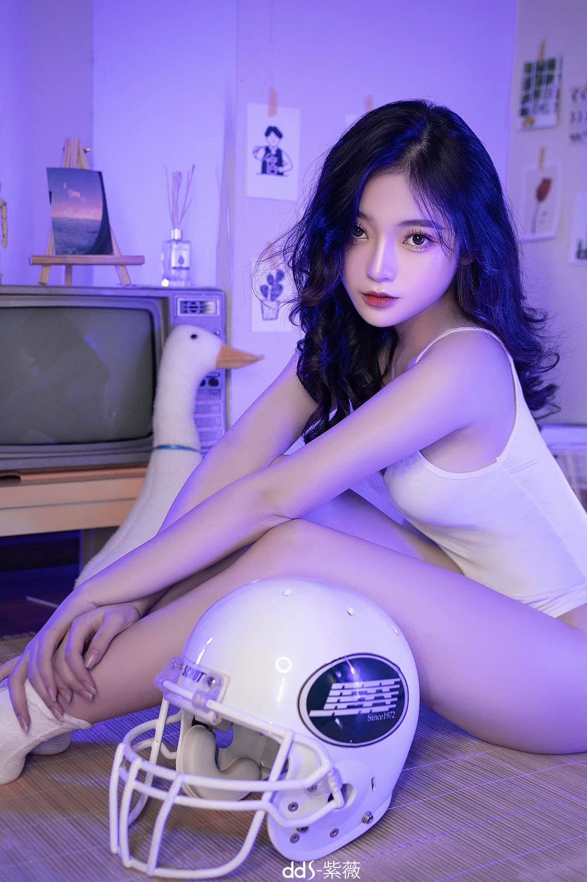 Linh Chi được yêu mến bởi sự thân thiện, cởi mở và cách nói chuyện hài hước.