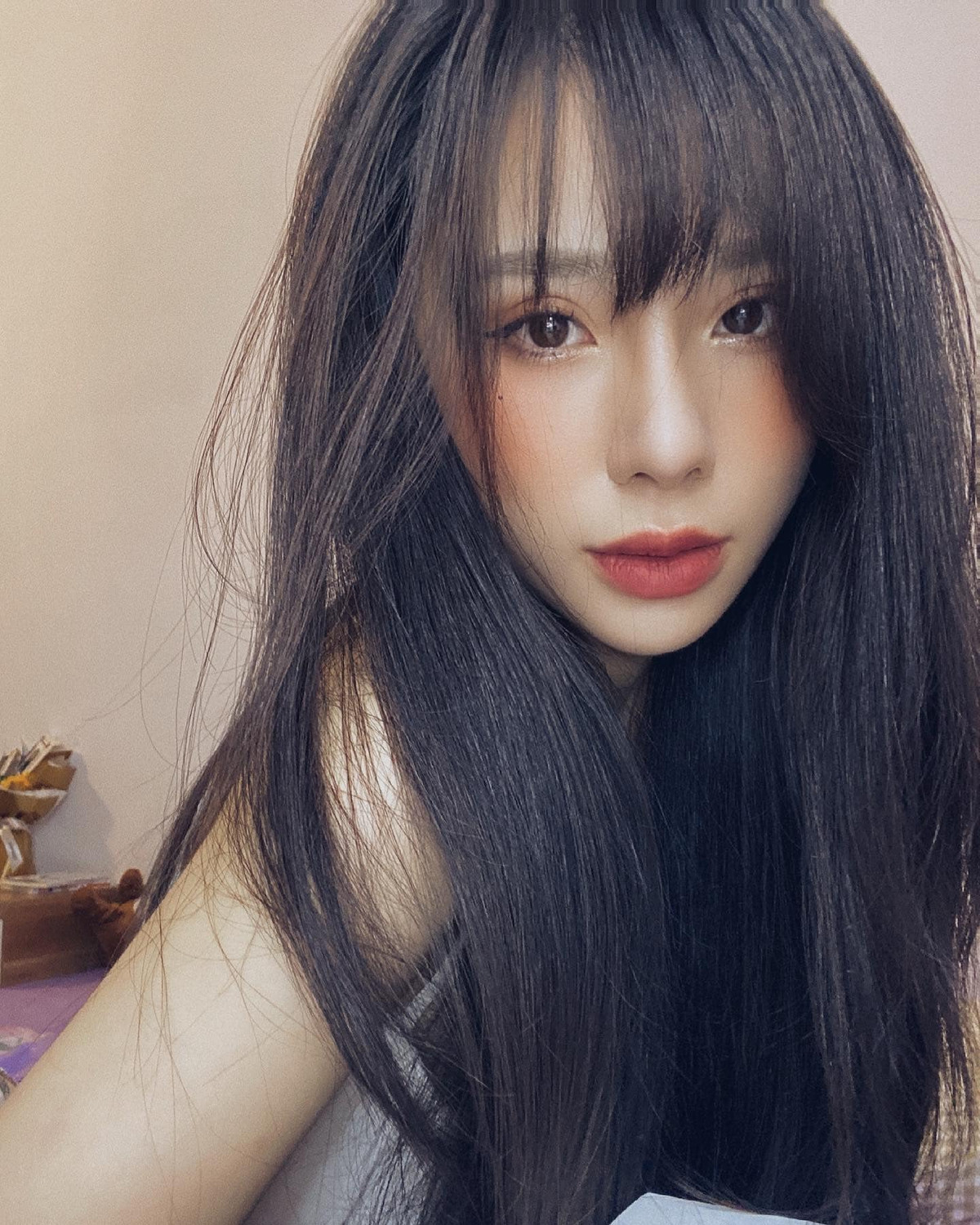 Không chỉ nổi tiếng với vai trò MC, Minh Anh còn sở hữu nhan sắc đỉnh cao và giọng hát ngọt ngào khiến nhiều chàng trai phải "đổ gục".