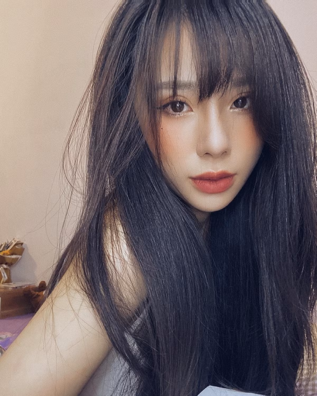 Không chỉ nổi tiếng với vai trò MC, Minh Anh còn sở hữu nhan sắc đỉnh cao và giọng hát ngọt ngào khiến nhiều chàng trai phải "đổ gục".