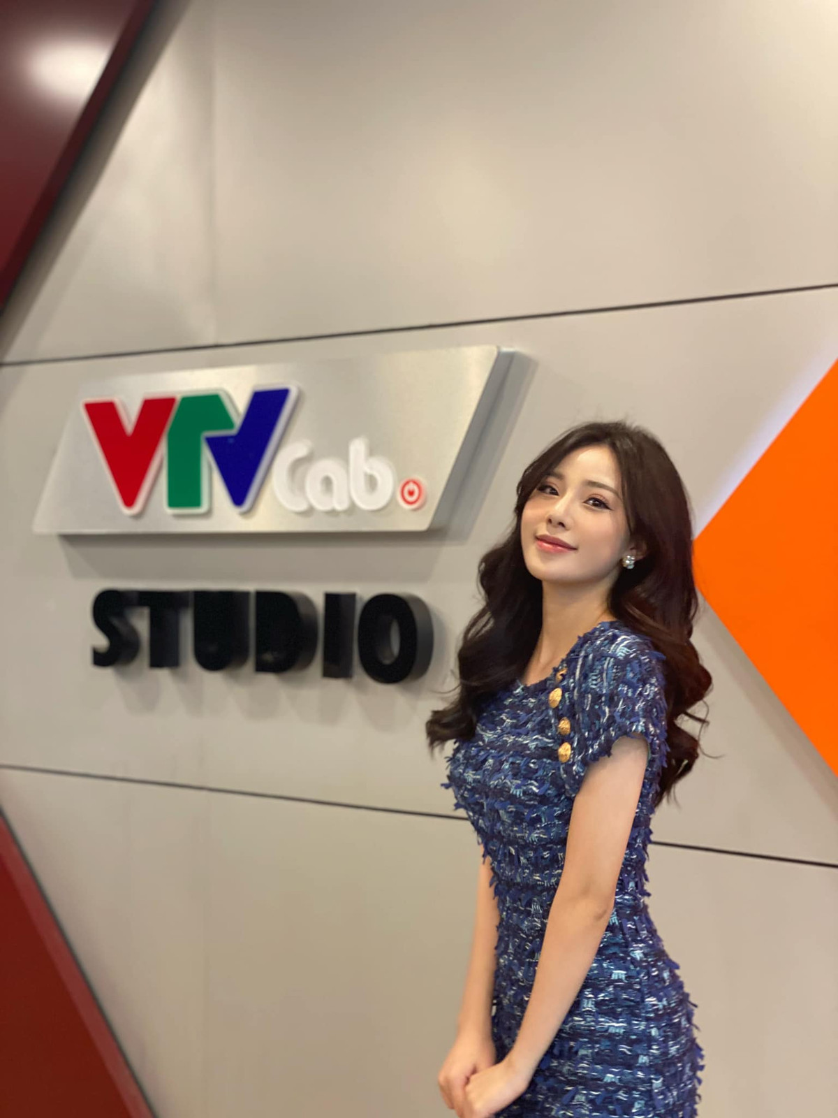 Nguyễn Minh Anh (sinh năm 1998) từng biết đến là hot girl tham gia diễn xuất trong series hài Loa Phường.