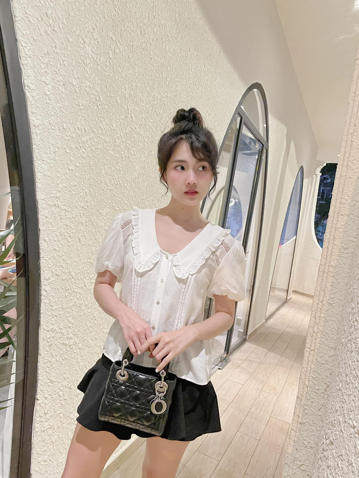 Hiện tại, kênh fanpage của Kiều Trinh có 524 nghìn lượt theo dõi, Instagram có 677 nghìn người follow.