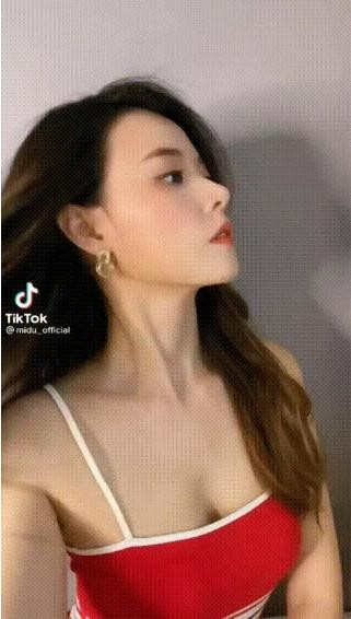 Thay vào đó, nữ diễn viên chọn giảm cân, trang điểm để có vẻ ngoài hoàn hảo hơn.