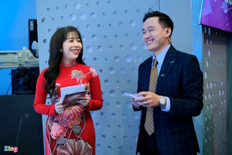 Đây là lần cuối cùng MC Diệp Chi dẫn dắt chương trình sau nhiều năm gắn bó. Ảnh: Zing