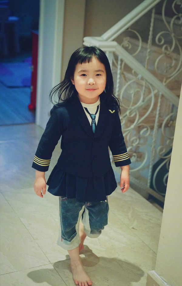 Theo tìm hiểu thì Tiểu Man và gia đình vẫn đang sống tại Bắc Kinh (Trung Quốc).