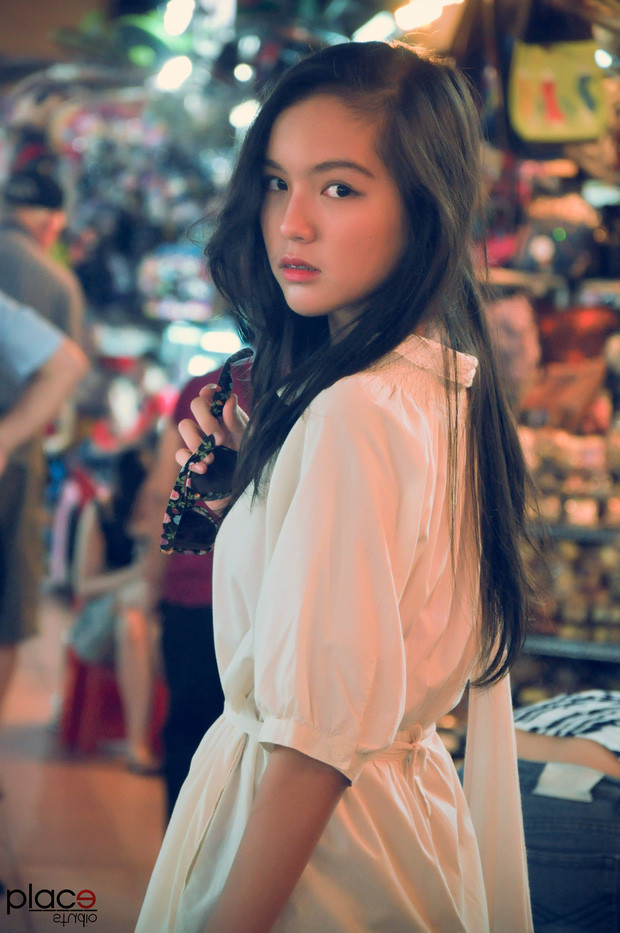 Mới đây, netizen đã đào lại những hình ảnh của gái xinh trong bộ ảnh "debut" với nghề mẫu ảnh từ năm 2012.