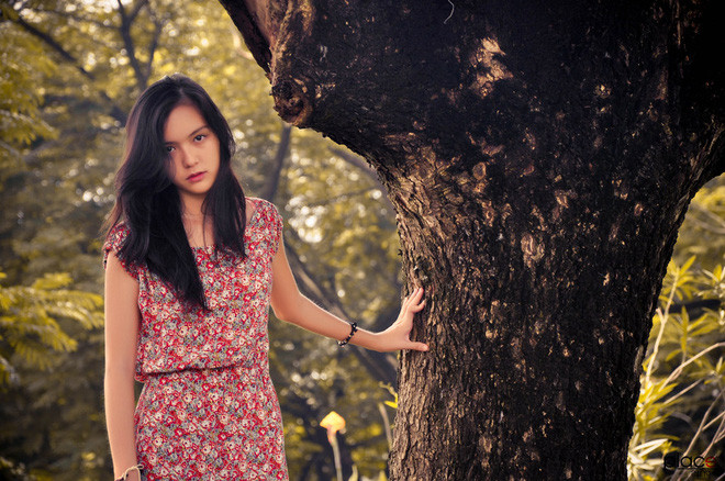 Đặc biệt, đôi chân dài thẳng tắp của cô nàng cũng chiếm trọng spotlight những tấm ảnh.