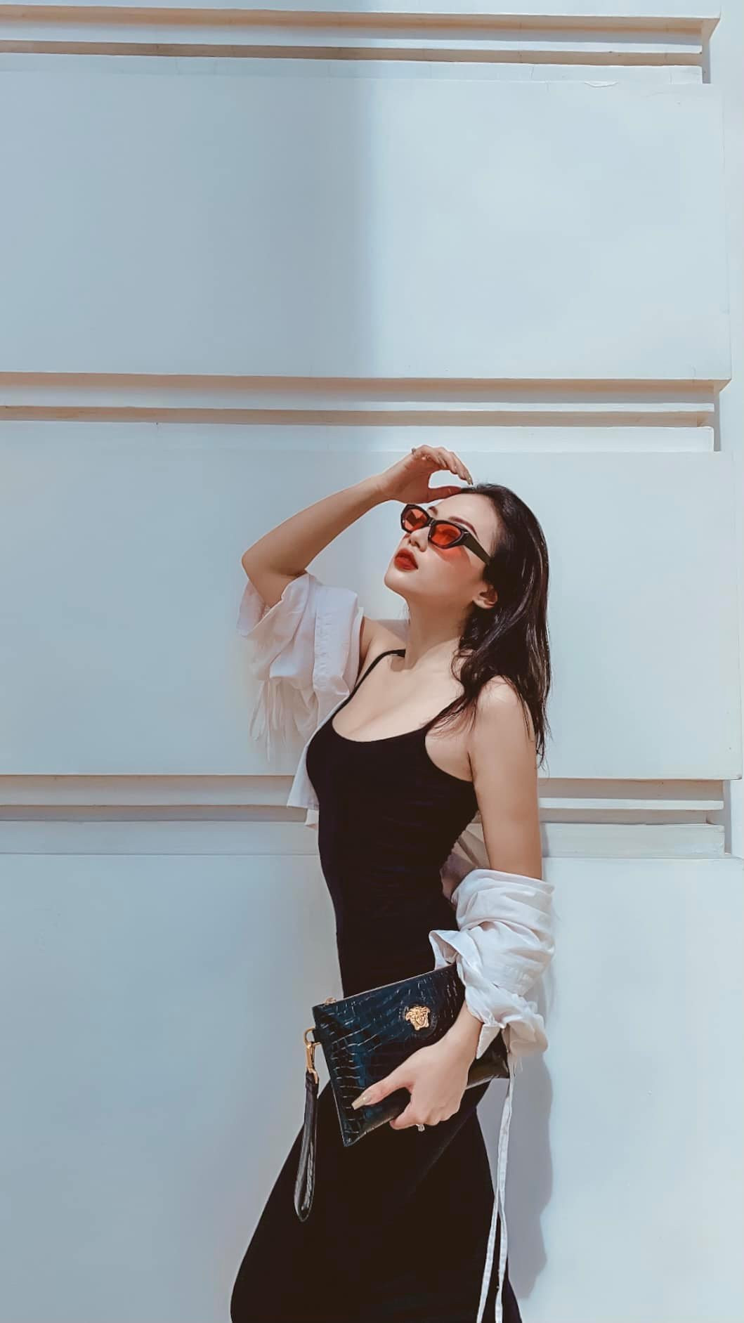 Hoàng Yến cũng là nhân vật từng nổi tiếng trên mạng xã hội nhờ câu chuyện "lột xác" ngoạn mục trở thành hot girl xinh đẹp.