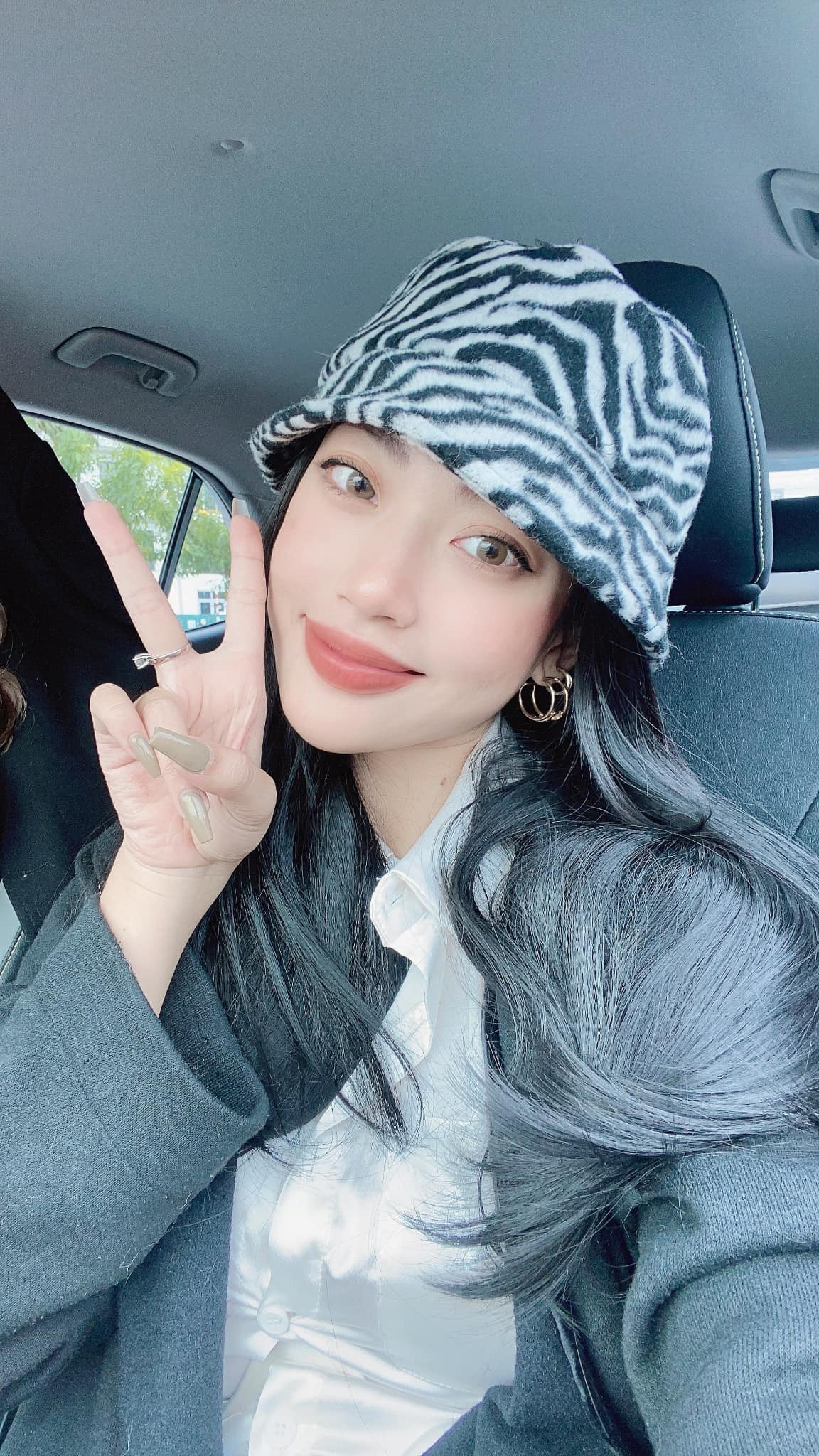 Hoàng Yến từng lọt vào top 10 cuộc thi “Người đẹp Hạ Long 2020”. Tuy nhiên, từ năm thứ nhất đại học, Hoàng Yến bị tăng cân mất kiểm soát.