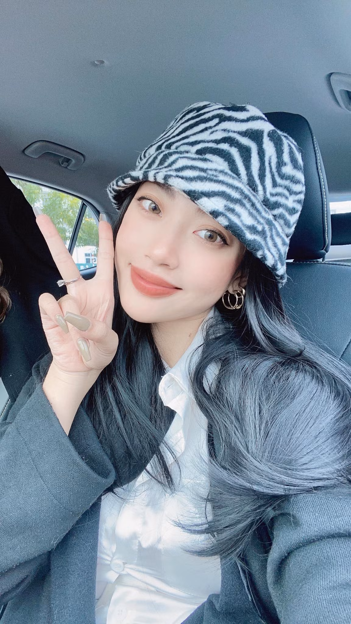 Hoàng Yến từng lọt vào top 10 cuộc thi “Người đẹp Hạ Long 2020”. Tuy nhiên, từ năm thứ nhất đại học, Hoàng Yến bị tăng cân mất kiểm soát.