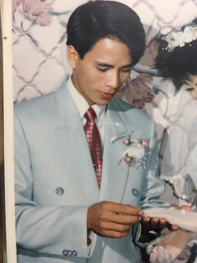 Những tấm ảnh của bố mẹ thời xưa được lưu giữ lại bằng cách rất dung dị và mộc mạc, có thể đó chỉ là những tấm ảnh đen trắng với chất lượng ảnh không được cao như bây giờ.