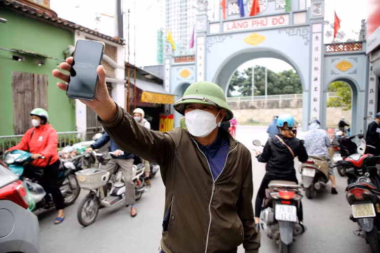 Ha Noi: So ca nhiem tang cao, phuong Phu Do lap chot kiem soat-Hinh-7