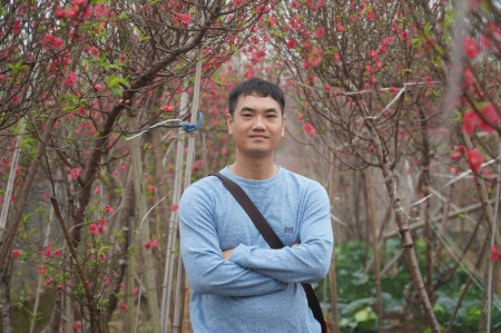 Tự xưng là “người Hà Nội gốc”, thế nhưng Youtuber này lại được người xem nhớ đến khi có loạt phát ngôn hết sức ngô nghê, thiếu hiểu biết về văn hóa ẩm thực Hà thành. Ảnh: Tổng hợp