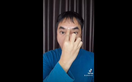 Màn ảo thuật của Duy Nến đã làm netizen phản ứng dữ dội vì dễ khiến trẻ con bắt chước làm theo. "Anh này làm clip không vui mà cũng không có tính giáo dục, không hiểu làm để làm gì?", "Không hiểu anh nghĩ cái gì? Trẻ con nó cũng học theo như thế thì sao?",...một số bình luận của cư dân mạng.