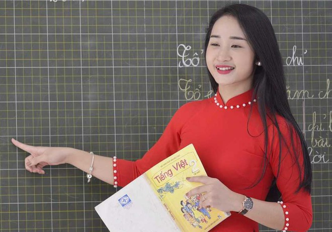 Lưu Thị Phương Thảo sinh năm 1994 từng được nhắc đến với tên gọi "cô giáo tiểu học Thái Bình". Người đẹp hiện đang là giáo viên một trường tiểu học tại Hà Nội.