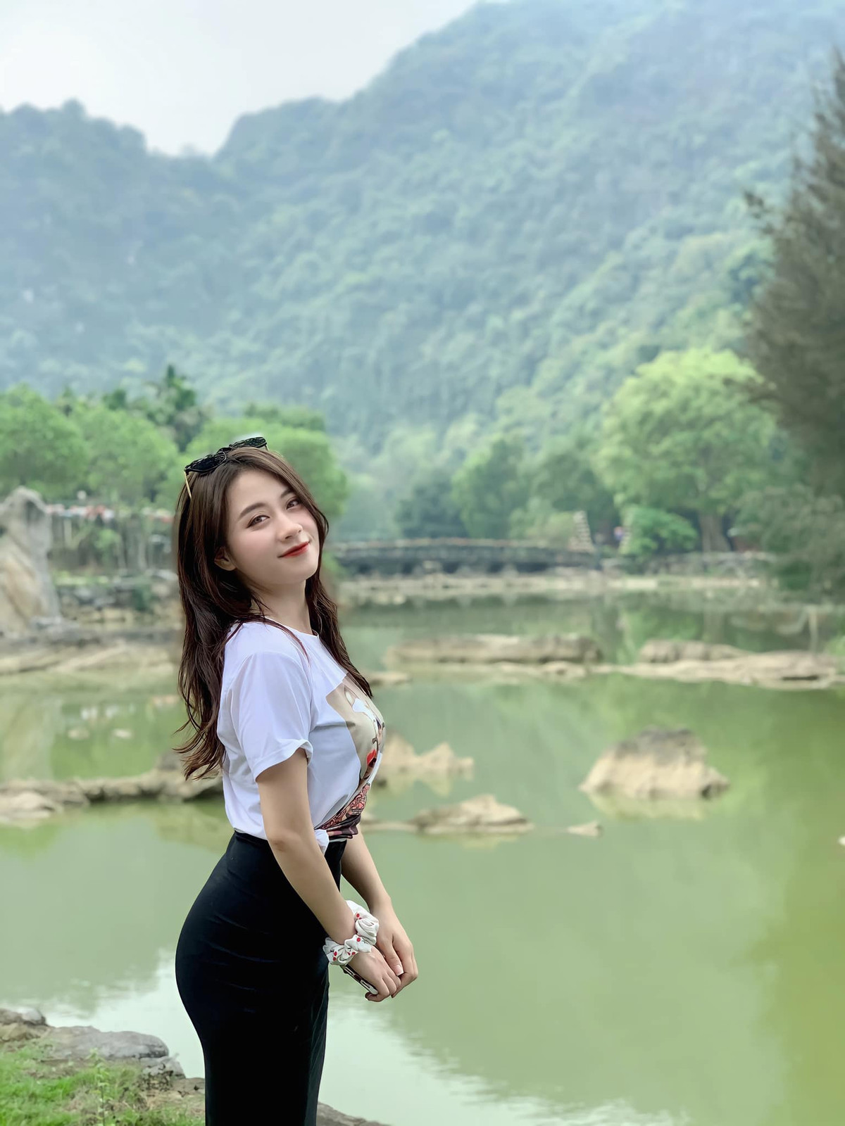 Năm 2018, hot girl Hà thành trở thành Nữ hoàng Streamer TalkTV. Cô cũng từng nhận được giải thưởng Hot face Cá tính - Hot face Awards 2019.