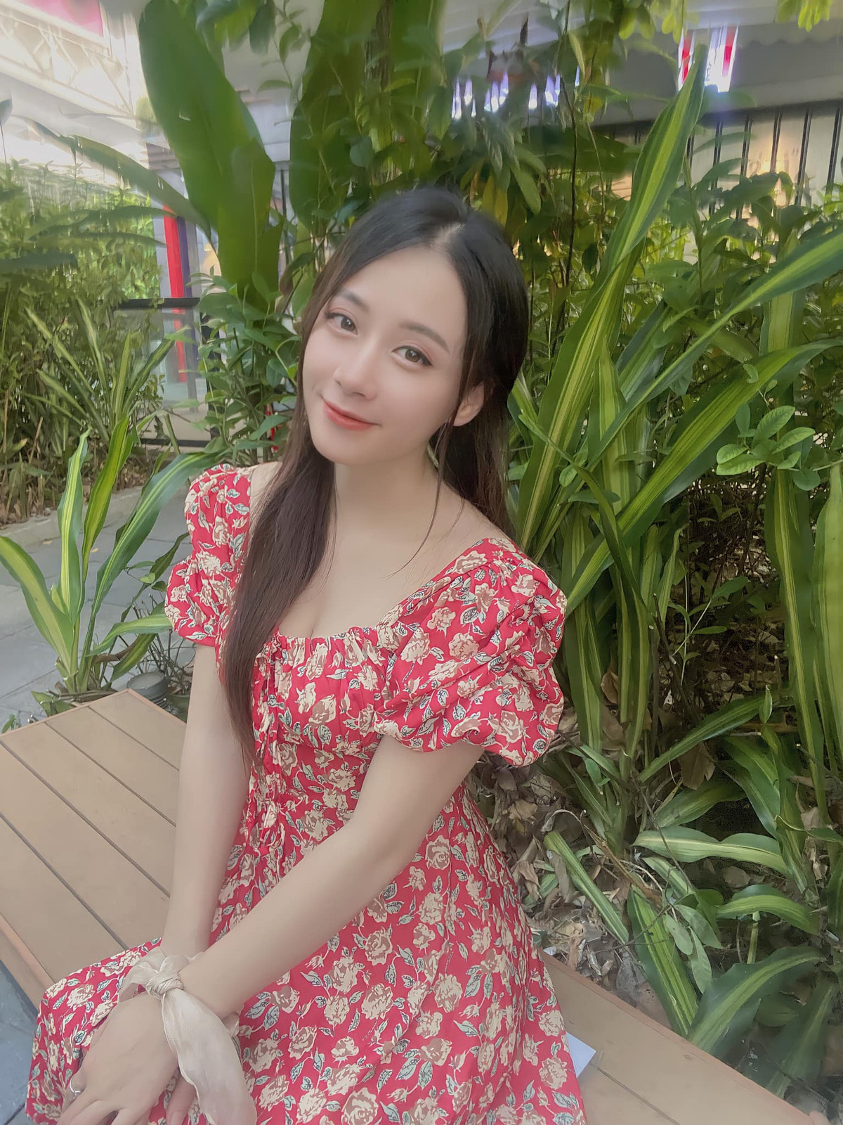 Với lợi thế ngoại hình, giọng nói ngọt ngào cùng khả năng hoạt náo, hot girl Hermy Meo lấn sân sang làm streamer.