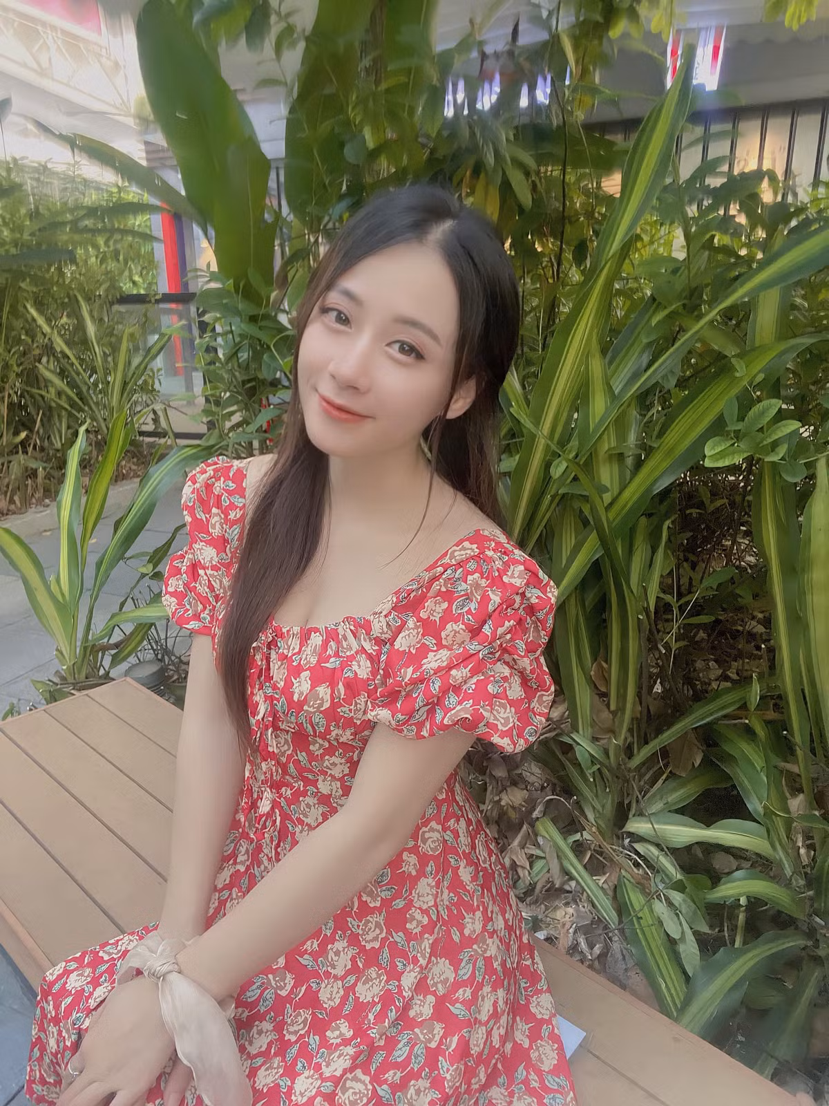 Với lợi thế ngoại hình, giọng nói ngọt ngào cùng khả năng hoạt náo, hot girl Hermy Meo lấn sân sang làm streamer.