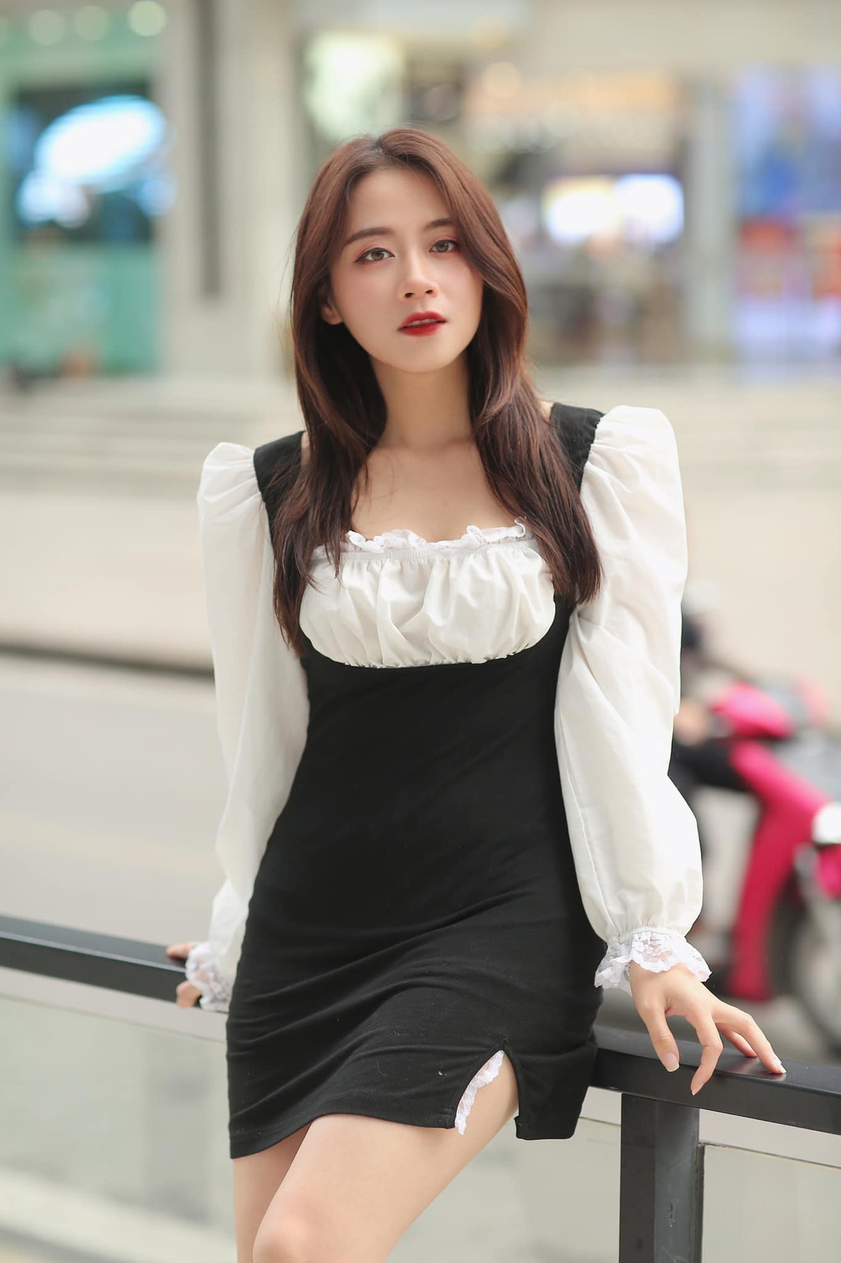 Cô cũng tham gia diễn xuất cho các Video Viral của nhiều công ty truyền thông lớn.