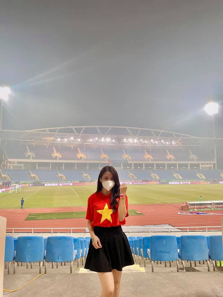 Thu Hương sở hữu gương mặt xinh đẹp cùng tài năng nổi trội trong nhiều lĩnh vực nên cô nàng nhanh chóng sở hữu lượng theo dõi khá cao.