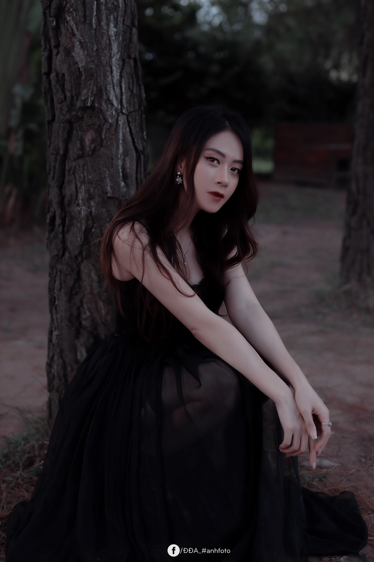 Hiện tại, nàng hot girl Hà thành đang có trong tay 300 ngàn theo dõi trên Facebook cá nhân, hơn 10 ngàn theo dõi trên Instagram.