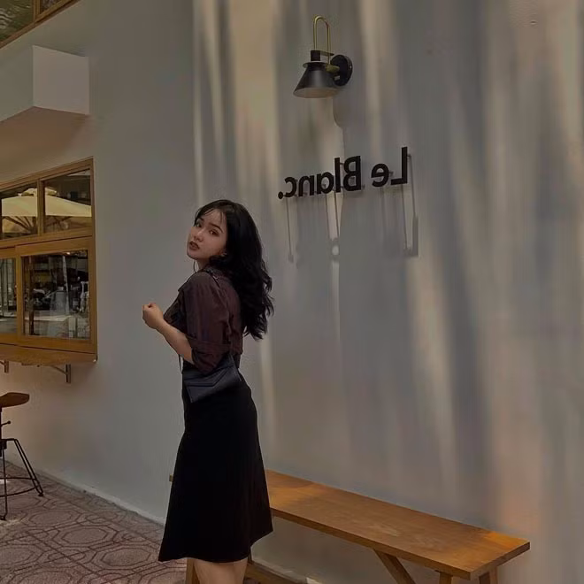 Theo chia sẻ, Minh Anh từng nặng 72kg, sau một thời gian thường xuyên nhịn ăn, cô giảm xuống còn 49kg.