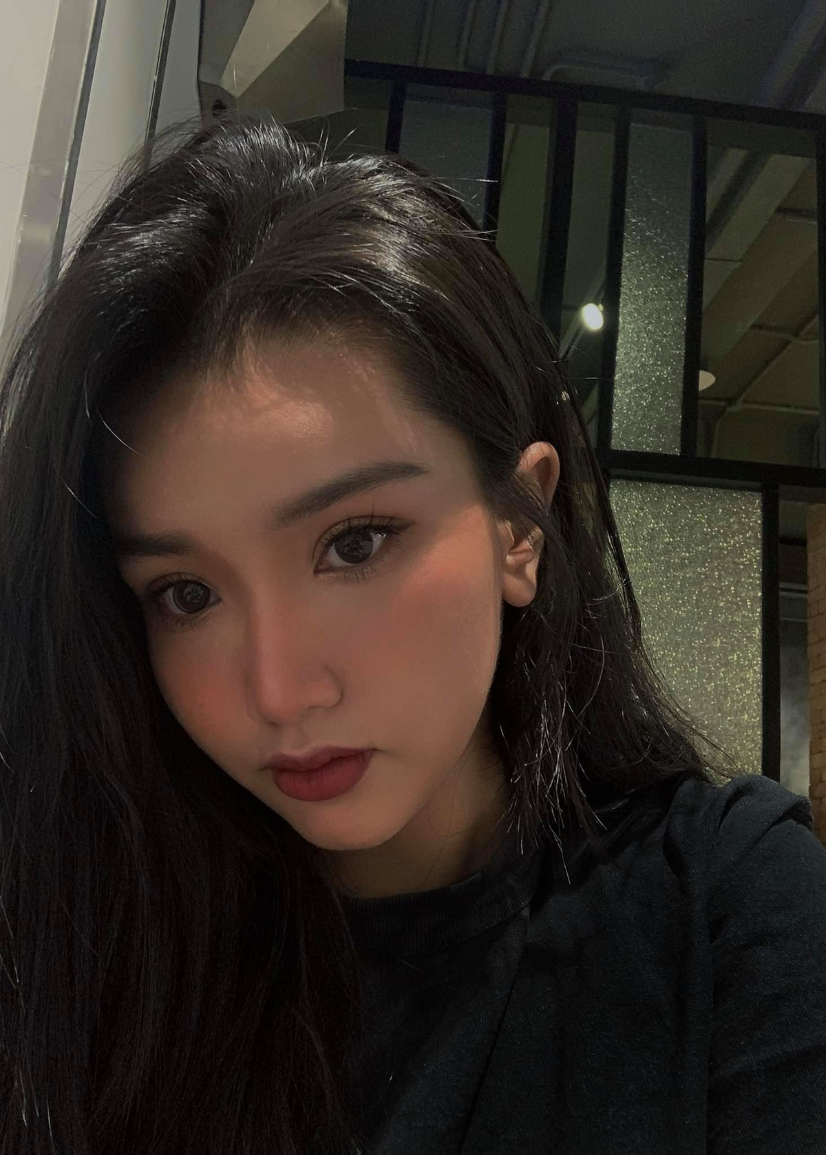 Khác với thân hình quyến rũ ở hiện tại, cách đây một năm, Minh Anh là cô nàng mũm mĩm, nặng tới 72 kg và có phong cách ăn mặc khá xuề xòa.