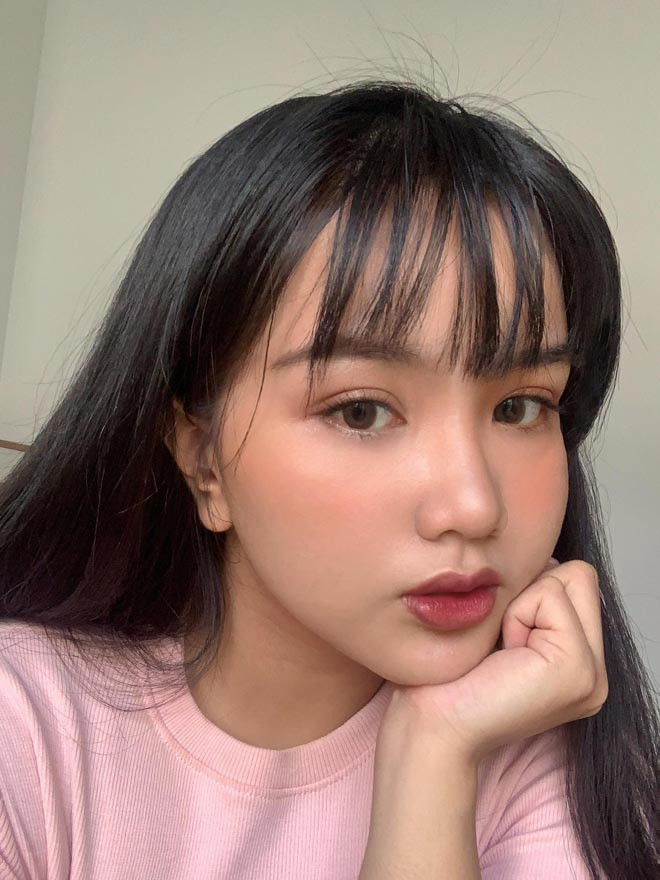 Gái xinh Trà Vinh hiện cao 1m56, nặng 55kg, số đo ba vòng là 90-69-93 (cm), vóc dáng gọn gàng hơn nhiều.