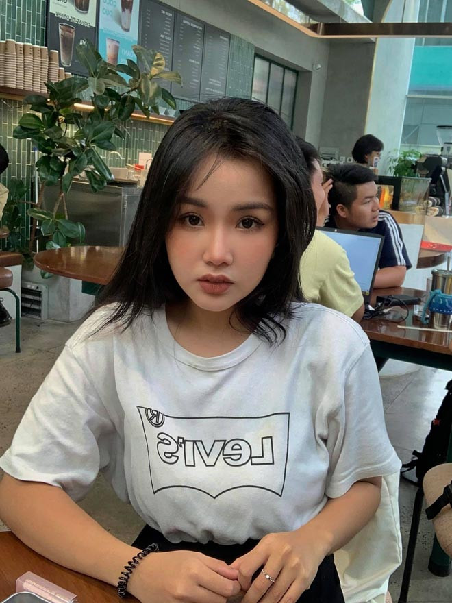 Trong một group trên Facebook, tài khoản Minh Anh đã chia sẻ câu chuyện giảm cân ngoạn mục của bản thân nhanh chóng nhận được sự ủng hộ.