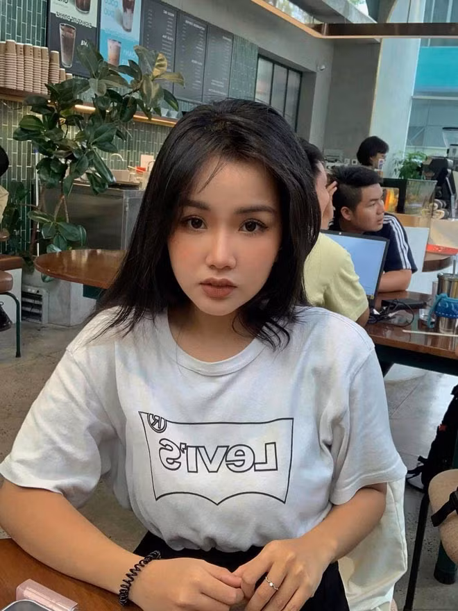 Trong một group trên Facebook, tài khoản Minh Anh đã chia sẻ câu chuyện giảm cân ngoạn mục của bản thân nhanh chóng nhận được sự ủng hộ.