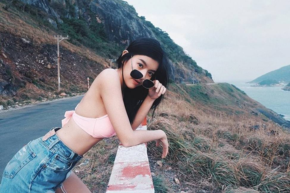 Sở hữu gương mặt thần thái, chiều cao 1,68 m và số đo ba vòng 80-62-89, người đẹp 9x được biết tới nhiều trong vai trò người mẫu.