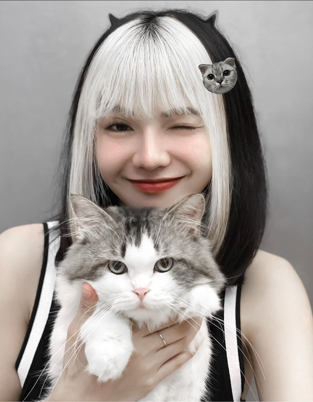 Tài khoản của cô nàng sở hữu thành tích đáng nể với 2,7 triệu người theo dõi và hơn 40.000 lượt thích.