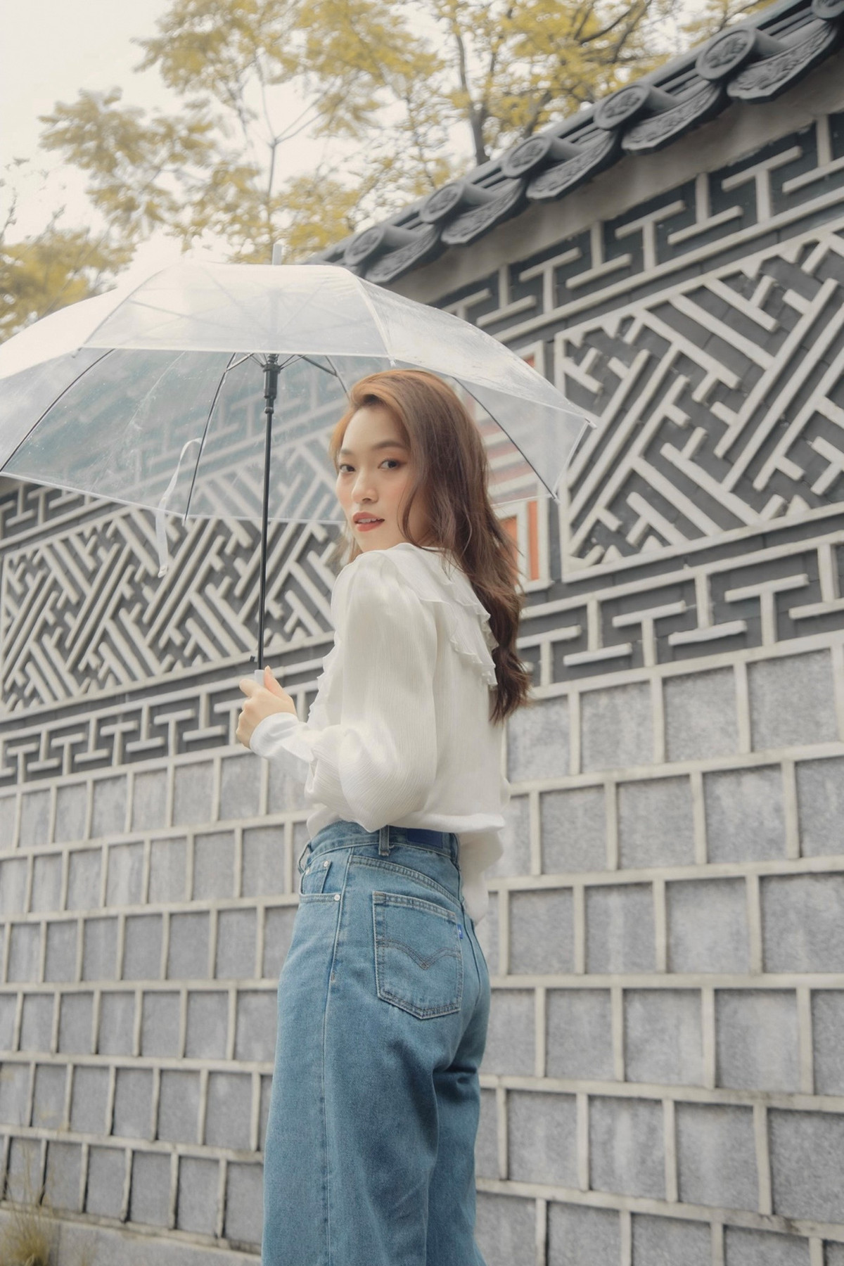 Cô bạn còn tốt nghiệp loại Giỏi ngành Quan hệ quốc tế của Học viện Ngoại giao. Ảnh: Tổng hợp