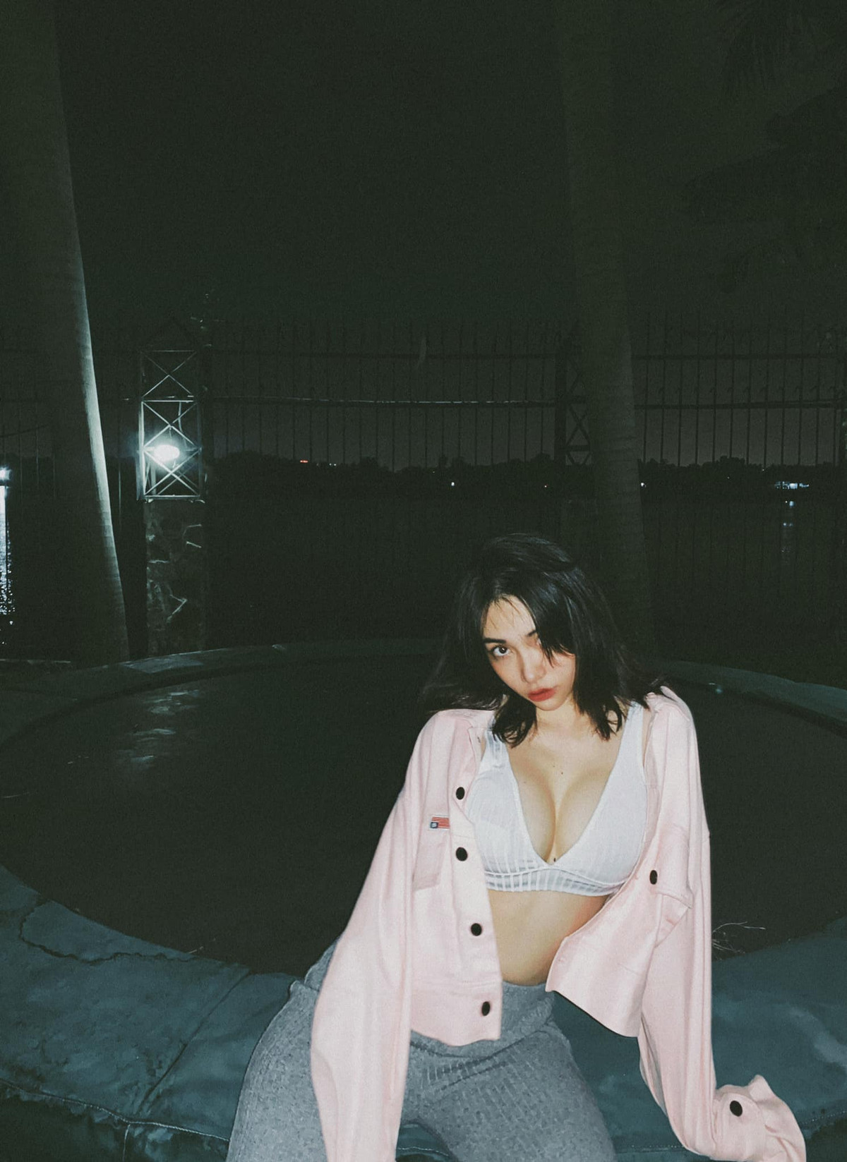 Bích Trăm cũng là một gymer khá có tiếng, cô từng được biết đến với hành trình thay đổi nhan sắc ngoạn mục.