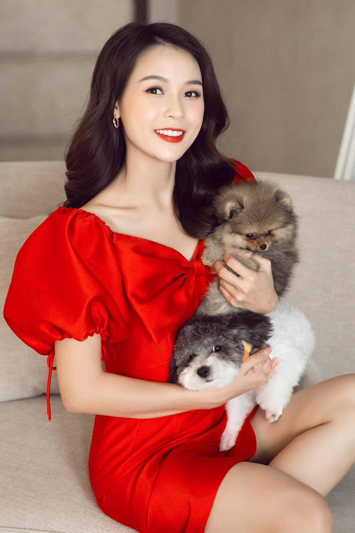 Sam cho biết phía tòa nhà đã nói "chó không phải là thú cưng mà là gia súc", đồng thời còn yêu cầu mở cửa vào căn hộ để khám xét và chụp hình làm bằng chứng.