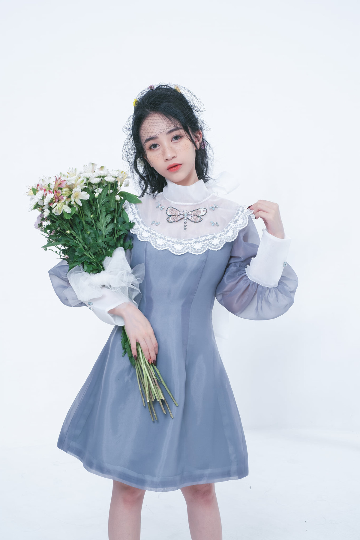 Thời gian qua, con gái Minh Nhựa gây chú ý khi liên tục xuất hiện trong những bộ ảnh thời trang gợi cảm.