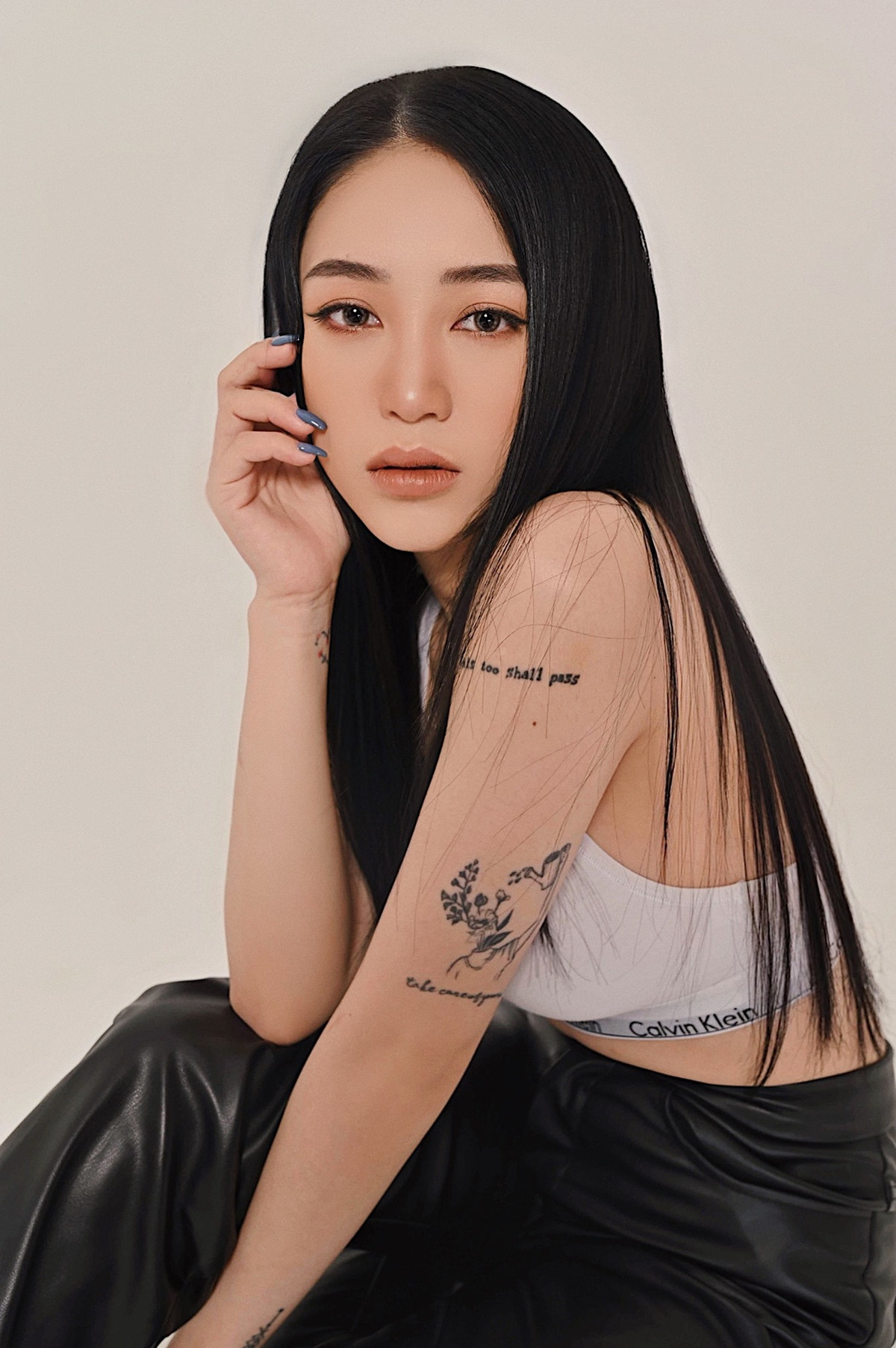 Dù không hoạt động trong showbiz nhưng Joyce Phạm - con gái Minh Nhựa vẫn luôn được cư dân mạng quan tâm đặc biệt.