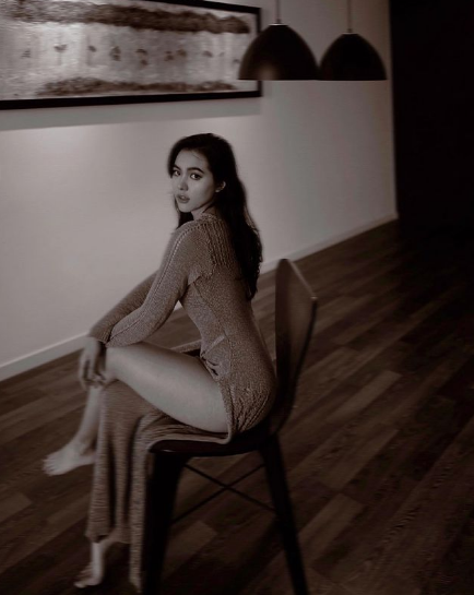 Nhờ lợi thế về diện mạo nên Thiên Trang đã làm người mẫu ảnh, được nhiều hãng lựa chọn làm đại diện.