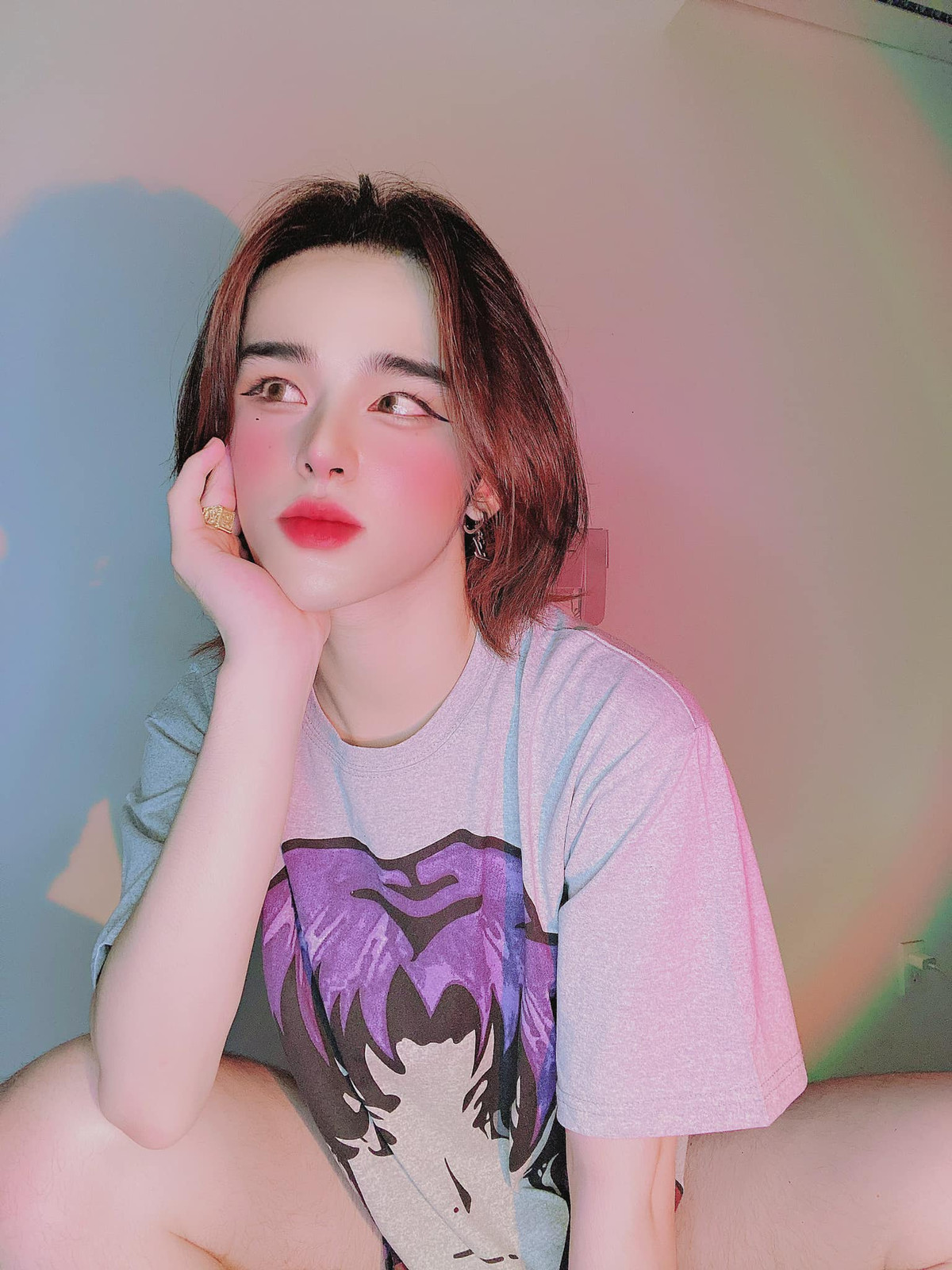 Dù đã lên tiếng thừa nhận trên MXH nhưng theo Đức Bo chia sẻ, bố mẹ anh chàng vẫn chưa biết giới tính thật của anh.